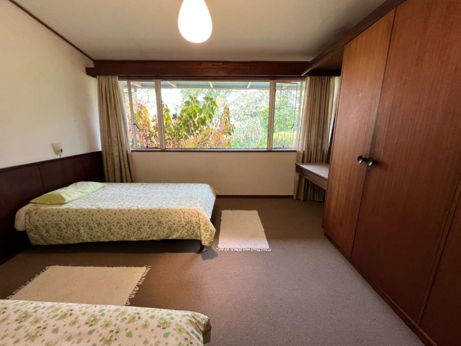 4 Bedroom Property for Sale in Uniepark Western Cape